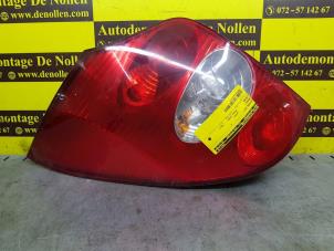 Begagnade Baklykta, vänster Renault Laguna II Grandtour (KG) 1.6 16V Bifuel Pris € 40,00 Marginaltabell erbjuds av de Nollen autorecycling