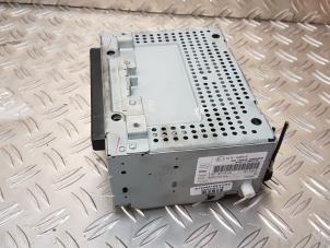 Używane Radioodtwarzacz CD Ford Fiesta 6 (JA8) 1.0 EcoBoost 12V 100 Cena € 75,00 Procedura marży oferowane przez de Nollen autorecycling