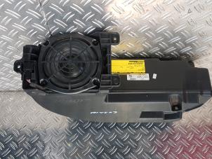 Używane Subwoofer Audi TT (8J3) Cena € 185,00 Procedura marży oferowane przez de Nollen autorecycling