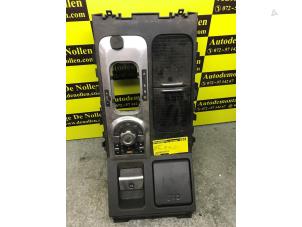 Gebruikte Middenconsoles Landrover Range Rover III (LM) 2.9 TD6 24V Prijs op aanvraag aangeboden door de Nollen autorecycling