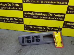 Gebruikte Elektrisch Raam Schakelaar Volkswagen Passat Variant (3B5) 1.6 Prijs € 25,00 Margeregeling aangeboden door de Nollen autorecycling