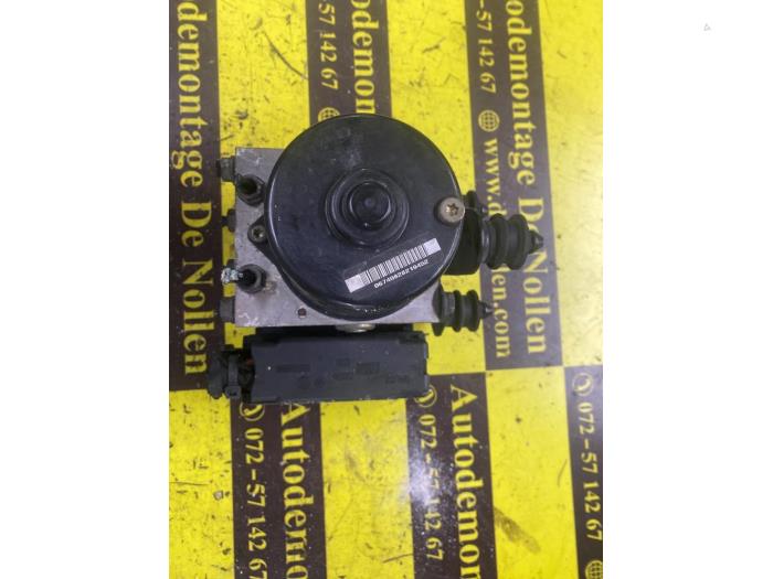 ABS-pump från en Volkswagen Golf 2009