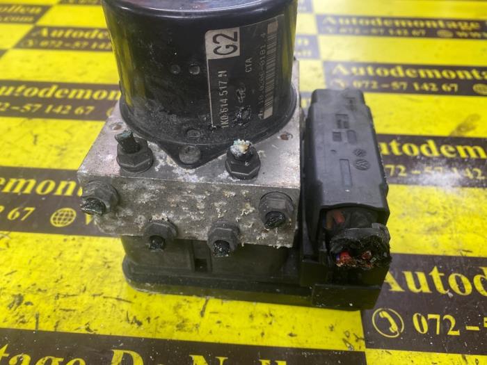 ABS-pump från en Volkswagen Golf 2009