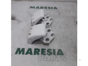 Begagnade Gångjärn, bakdörr, vänster Citroen Jumpy 1.6 Blue HDi 115 Pris € 50,00 Marginaltabell erbjuds av Maresia Parts