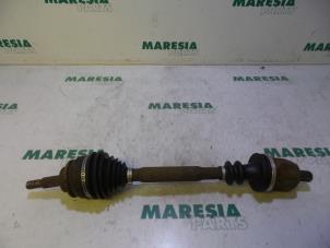 Gebruikte Homokineetas links-voor Renault Scénic I (JA) 2.0 16V Prijs € 50,00 Margeregeling aangeboden door Maresia Parts