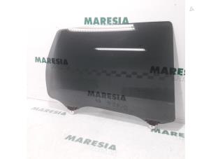 Używane Szyba drzwi prawych tylnych wersja 4-drzwiowa Citroen C4 Aircross (BU) 1.6 HDi 16V 115 AWC Cena € 50,00 Procedura marży oferowane przez Maresia Parts