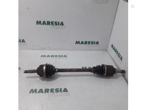 Gebruikte Homokineetas links-voor Peugeot 207/207+ (WA/WC/WM) 1.4 16V VTi Prijs € 25,00 Margeregeling aangeboden door Maresia Parts