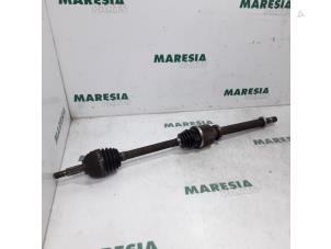 Gebruikte Aandrijfas rechts-voor Renault Clio III (BR/CR) 1.5 dCi 70 Prijs € 60,00 Margeregeling aangeboden door Maresia Parts