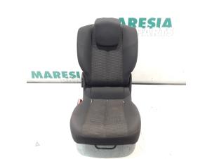 Gebruikte Achter Stoel Renault Grand Scénic II (JM) 2.0 16V Prijs € 75,00 Margeregeling aangeboden door Maresia Parts