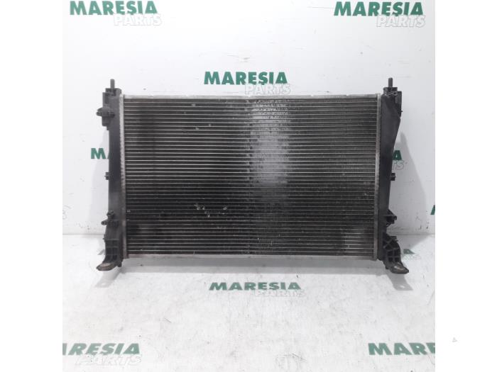 Kylare från en Fiat Punto Evo (199) 1.3 JTD Multijet 85 16V Euro 5 2011