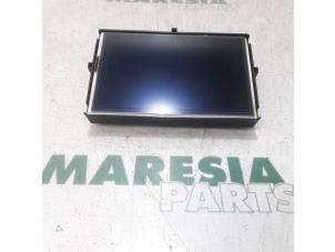 Gebruikte Navigatie Display Renault Megane III Grandtour (KZ) 1.5 dCi 110 Prijs € 199,99 Margeregeling aangeboden door Maresia Parts