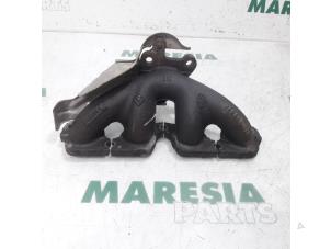 Begagnade Avgasgrenrör Renault Clio III (BR/CR) 1.2 16V TCe 100 Pris € 60,00 Marginaltabell erbjuds av Maresia Parts