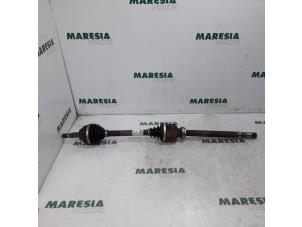 Używane Os napedowa prawy przód Citroen C5 III Berline (RD) 2.0 HDiF 16V Cena € 105,00 Procedura marży oferowane przez Maresia Parts