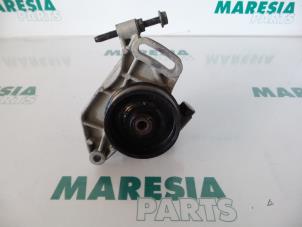 Begagnade Servostyrningspump Renault Espace (JE) 3.0i V6 RXT Pris € 75,00 Marginaltabell erbjuds av Maresia Parts