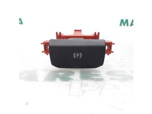 Gebruikte Handrem schakelaar Peugeot 508 (8D) 2.0 Hybrid4 16V Prijs € 35,00 Margeregeling aangeboden door Maresia Parts