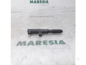 Gebruikte Bobine Renault Espace (JK) 2.0 16V Turbo Prijs € 10,00 Margeregeling aangeboden door Maresia Parts