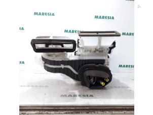 Begagnade Värmarhus Fiat Punto Evo (199) 1.3 JTD Multijet 85 16V Euro 5 Pris € 157,50 Marginaltabell erbjuds av Maresia Parts