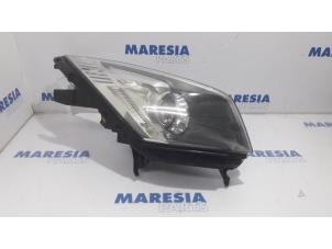 Begagnade Strålkastare, vänster Citroen C6 (TD) 2.7 HDiF V6 24V Pris € 525,00 Marginaltabell erbjuds av Maresia Parts
