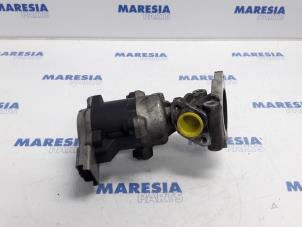 Begagnade EGR-ventil Citroen C6 (TD) 2.7 HDiF V6 24V Pris € 70,00 Marginaltabell erbjuds av Maresia Parts