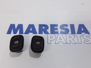 Begagnade Flerfunktionsbrytare, fönster Fiat Panda/Pandina (312) 0.9 TwinAir 60 Pris € 40,00 Marginaltabell erbjuds av Maresia Parts