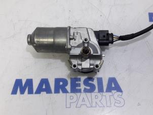 Gebruikte Ruitenwissermotor voor Citroen C3 Aircross I (2C/2R) 1.2 PureTech 82 Prijs € 105,00 Margeregeling aangeboden door Maresia Parts