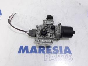 Gebruikte Ruitenwissermotor voor Renault Captur (2R) 1.2 TCE 16V EDC Prijs € 75,00 Margeregeling aangeboden door Maresia Parts
