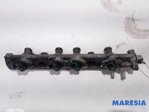 Gebruikte Injector brug Renault Laguna I (B56) 1.8 Prijs € 50,00 Margeregeling aangeboden door Maresia Parts