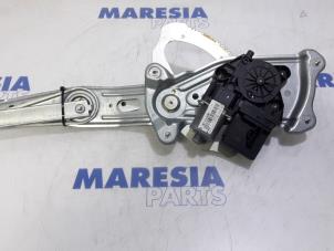 Begagnade Fönstermekanism för bakre dörr, 4-dörrars, vänster Renault Grand Scénic III (JZ) 1.5 dCi 110 Pris € 35,00 Marginaltabell erbjuds av Maresia Parts