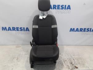 Begagnade Säte, höger Renault Grand Scénic III (JZ) 1.5 dCi 110 Pris € 75,00 Marginaltabell erbjuds av Maresia Parts