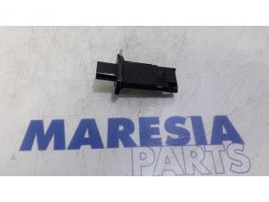 Gebruikte Luchthoeveelheidsmeter Fiat Ducato (250) 2.2 D 100 Multijet Euro 4 Prijs € 72,60 Inclusief btw aangeboden door Maresia Parts