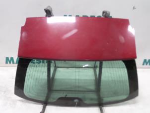 Używane Szyba tylna Peugeot 407 SW (6E) 1.6 HDiF 16V Cena € 105,00 Procedura marży oferowane przez Maresia Parts