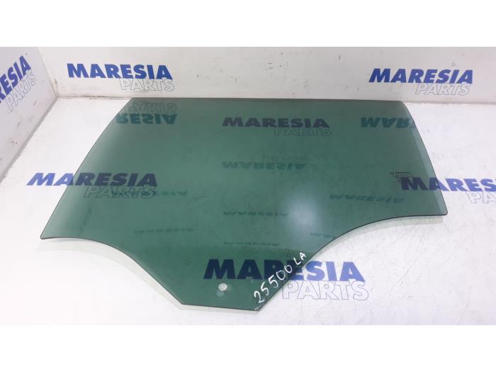 Portierruit 4Deurs links-achter van een Renault Megane IV Estate (RFBK) 1.2 Energy TCE 130 2017