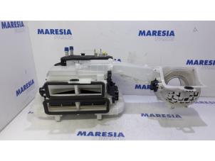 Begagnade Värmarhus Citroen C4 Picasso (3D/3E) 1.6 BlueHDI 120 Pris € 265,00 Marginaltabell erbjuds av Maresia Parts