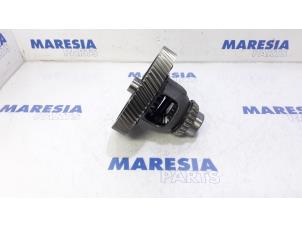 Begagnade Främre differential Citroen C-Crosser 2.2 HDiF 16V Pris € 105,00 Marginaltabell erbjuds av Maresia Parts