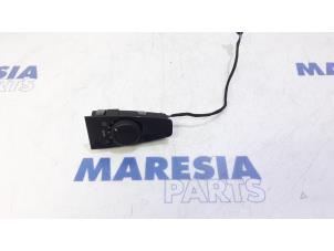 Begagnade Värmekontrollpanel Citroen C4 Picasso (UD/UE/UF) 2.0 HDiF 16V 135 Pris € 25,00 Marginaltabell erbjuds av Maresia Parts