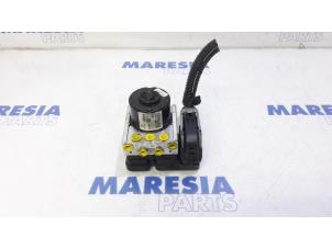 Begagnade ABS-pump Opel Combo Mk.III (D) 1.3 CDTI 16V Pris € 158,81 Inklusive moms erbjuds av Maresia Parts