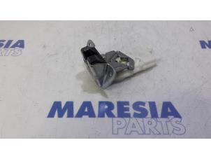 Gebruikte Slotmechaniek Achterklep Citroen C-Crosser 2.2 HDiF 16V Prijs € 50,00 Margeregeling aangeboden door Maresia Parts