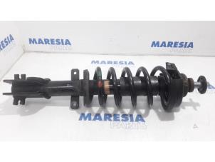 Gebruikte Mac Phersonpoot links-voor Renault Trafic New (FL) 2.0 dCi 16V 115 Prijs € 78,65 Inclusief btw aangeboden door Maresia Parts