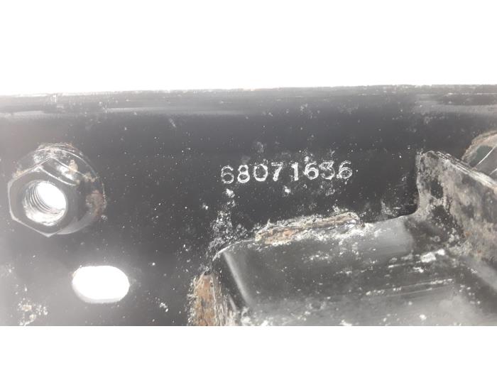 Underram från en Abarth 500C/595C/695C 1.4 T-Jet 16V 695,595 Competizione,Rivale 2015