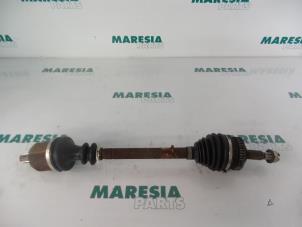 Gebruikte Homokineetas links-voor Renault Megane Scénic (JA) 2.0 RT Prijs € 30,00 Margeregeling aangeboden door Maresia Parts