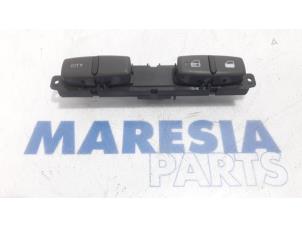 Begagnade Brytare Fiat Idea (350AX) 1.4 16V Pris € 25,00 Marginaltabell erbjuds av Maresia Parts