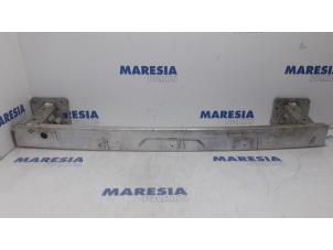 Begagnade Stötfångarram, bak Citroen C4 Picasso (3D/3E) 1.6 e-HDi 115 Pris € 60,00 Marginaltabell erbjuds av Maresia Parts