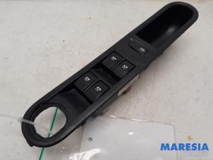 Begagnade Flerfunktionsbrytare, fönster Renault Espace (JK) 2.0 16V Turbo Pris € 30,00 Marginaltabell erbjuds av Maresia Parts