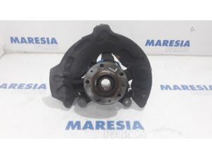 Gebruikte Fusee links-voor Peugeot 508 (8D) 1.6 HDiF 16V Prijs € 75,00 Margeregeling aangeboden door Maresia Parts