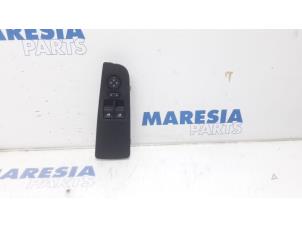 Używane Przelacznik combi okienny Fiat Punto Evo (199) 1.3 JTD Multijet 85 16V Cena € 35,00 Procedura marży oferowane przez Maresia Parts