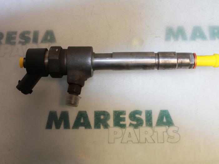 Verstuiver (diesel) van een Fiat Multipla (186) 1.9 JTD 105 SX,ELX 2000