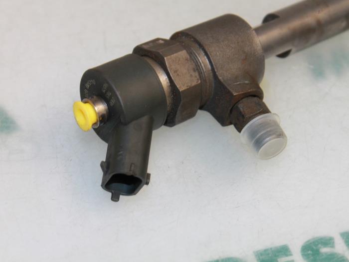 Verstuiver (diesel) van een Fiat Multipla (186) 1.9 JTD 105 SX,ELX 2000