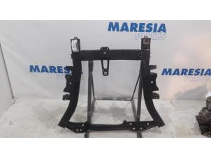 Gebruikte Subframe Dacia Duster (HS) 1.6 16V Prijs € 183,75 Margeregeling aangeboden door Maresia Parts