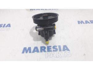 Gebruikte Stuurbekrachtiging Pomp Dacia Duster (HS) 1.6 16V Prijs € 105,00 Margeregeling aangeboden door Maresia Parts