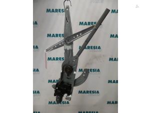 Begagnade Fönstermekanism, 4-dörrars, vänster fram Renault Kangoo (KC) 1.4 Pris € 40,00 Marginaltabell erbjuds av Maresia Parts